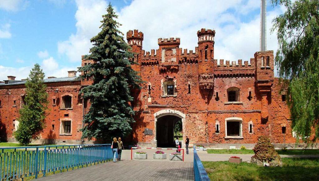 Туристическая поездка в Брестскую крепость
