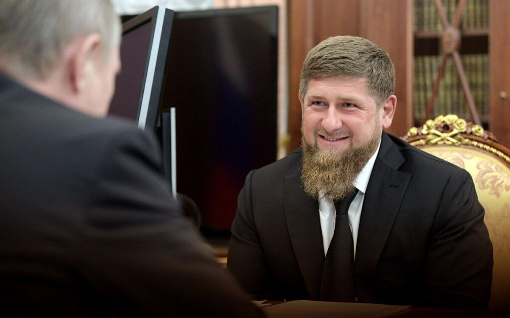 Кадыров не смог сдержать смех, объявляя Путину результаты на выборах в Чечне