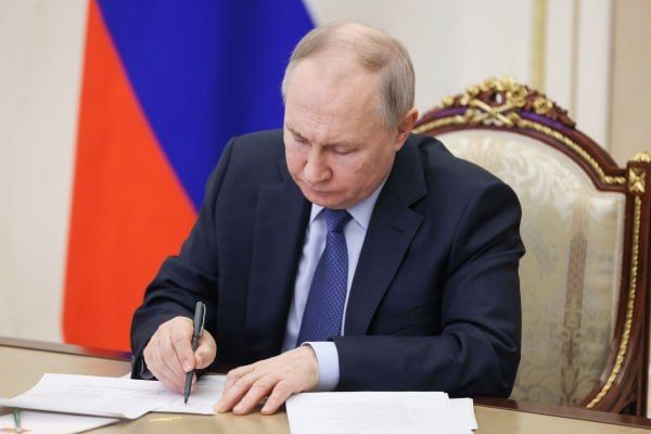Путин подписал закон о наказании до 7 лет колонии за дискредитацию участников специальной военной операции