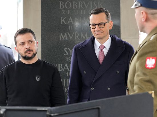 «Границ не будет»: Зеленский приехал в Польшу обсудить поглощение Украины